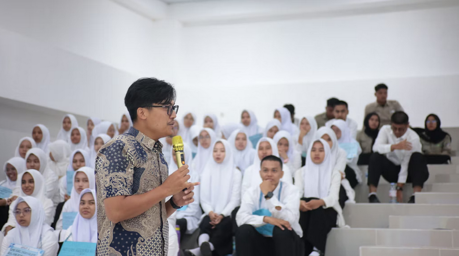 presentation in front of students